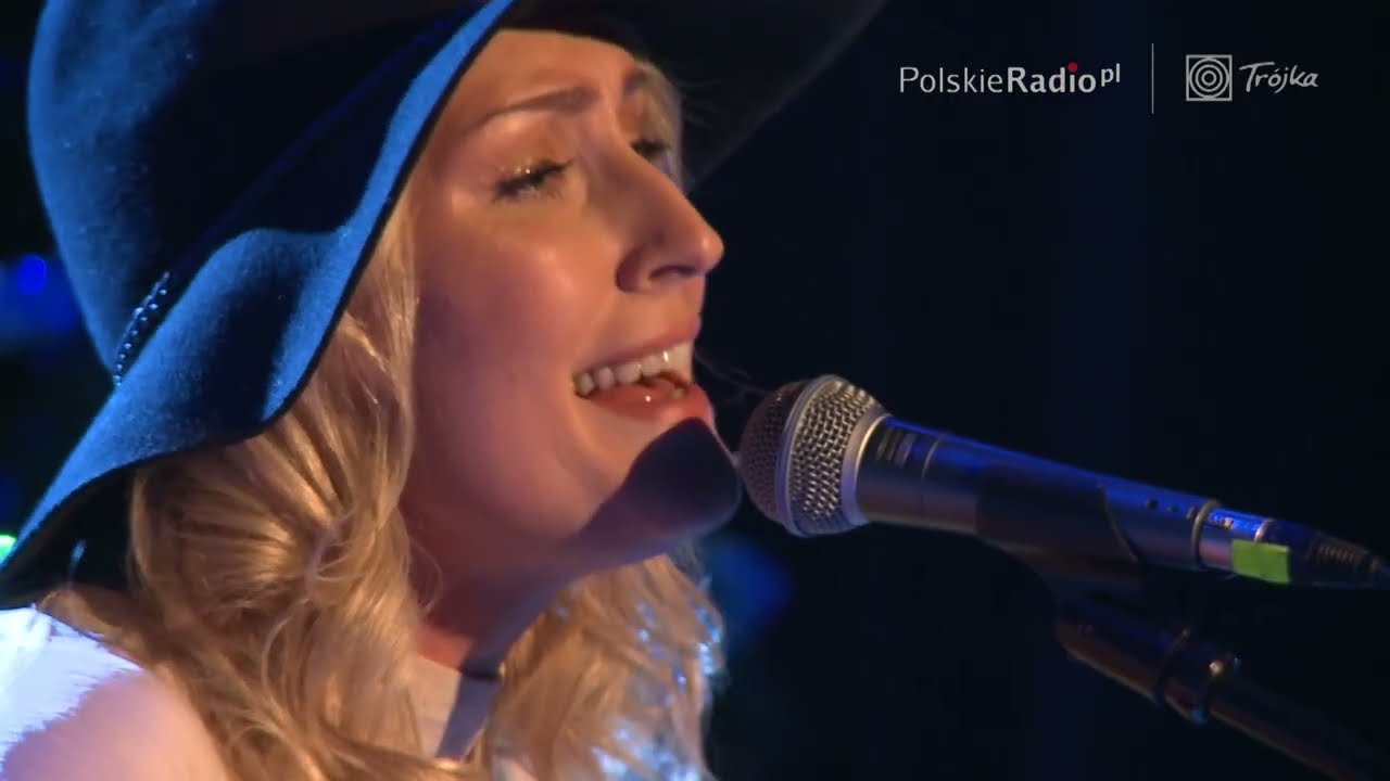 Watch Anita Lipnicka & The Hats "Leti It Rest" | Koncert w Trójce on YouTube Watch Anita Lipnicka & The Hats "Leti It Rest" | Koncert w Trójce on YouTube