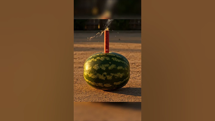 ¿Qué pasa si prendes esto en una sandía? 🍉💥 | #asmrfood  #satisfying #shorts