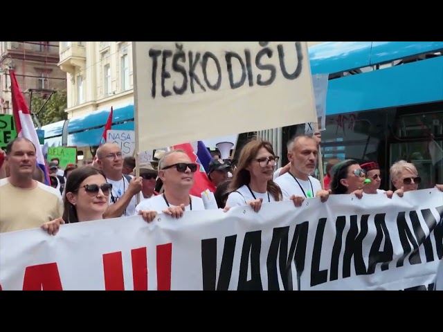 Shpërthen revolta në Kroaci/ Mbushen sheshet e Zagrebit, protestohet kundër mbetjeve toksike