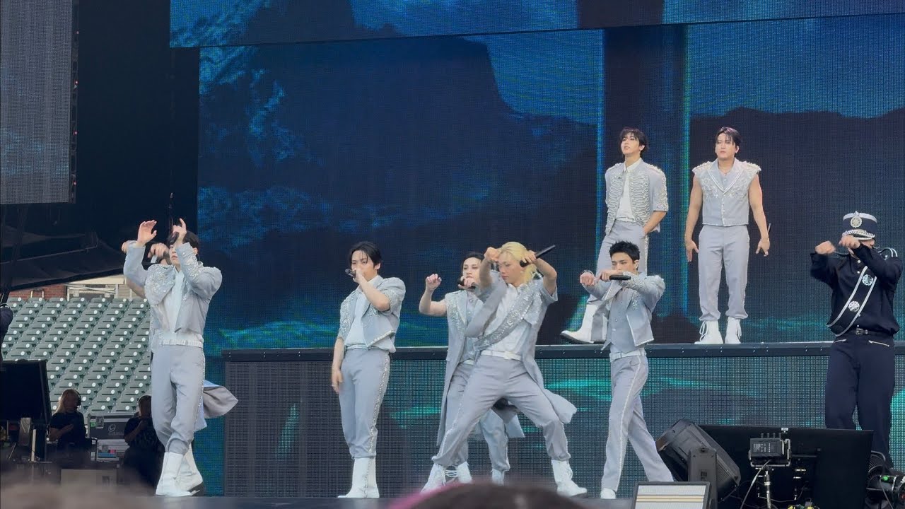 Stray Kids Thunderous Dominate Atlanta 061025