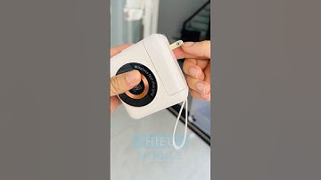 Sạc dự phòng có sẵn phích cắm điện kèm 2 dây cáp và sạc không dây 15W