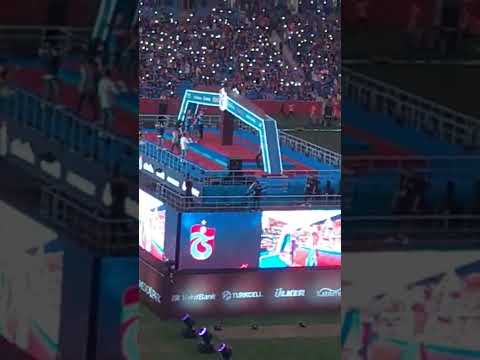 Trabzonspor Şampiyonluk Kutlamalarında Uğurcan ve Dorukhan Sahnede