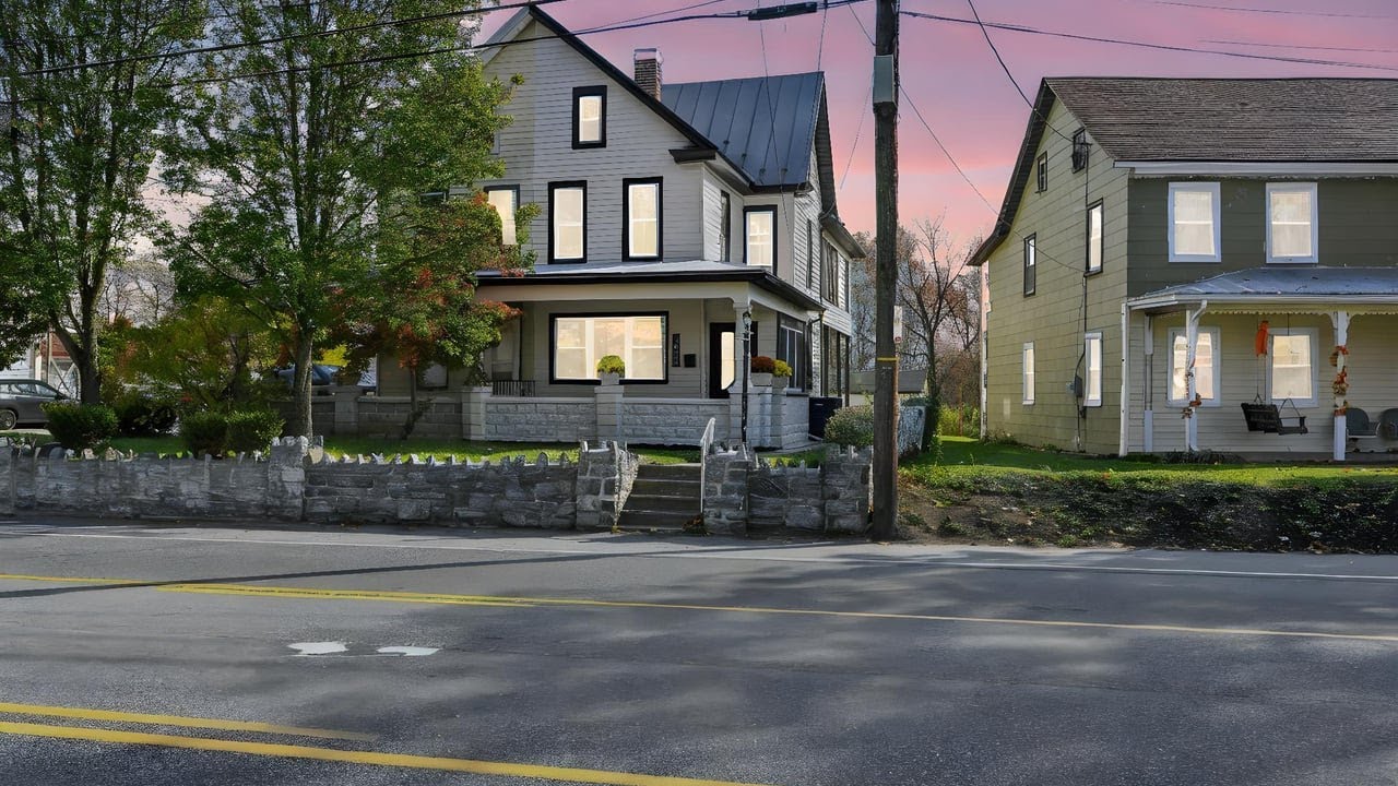 1074 E Main St, Annville, PA