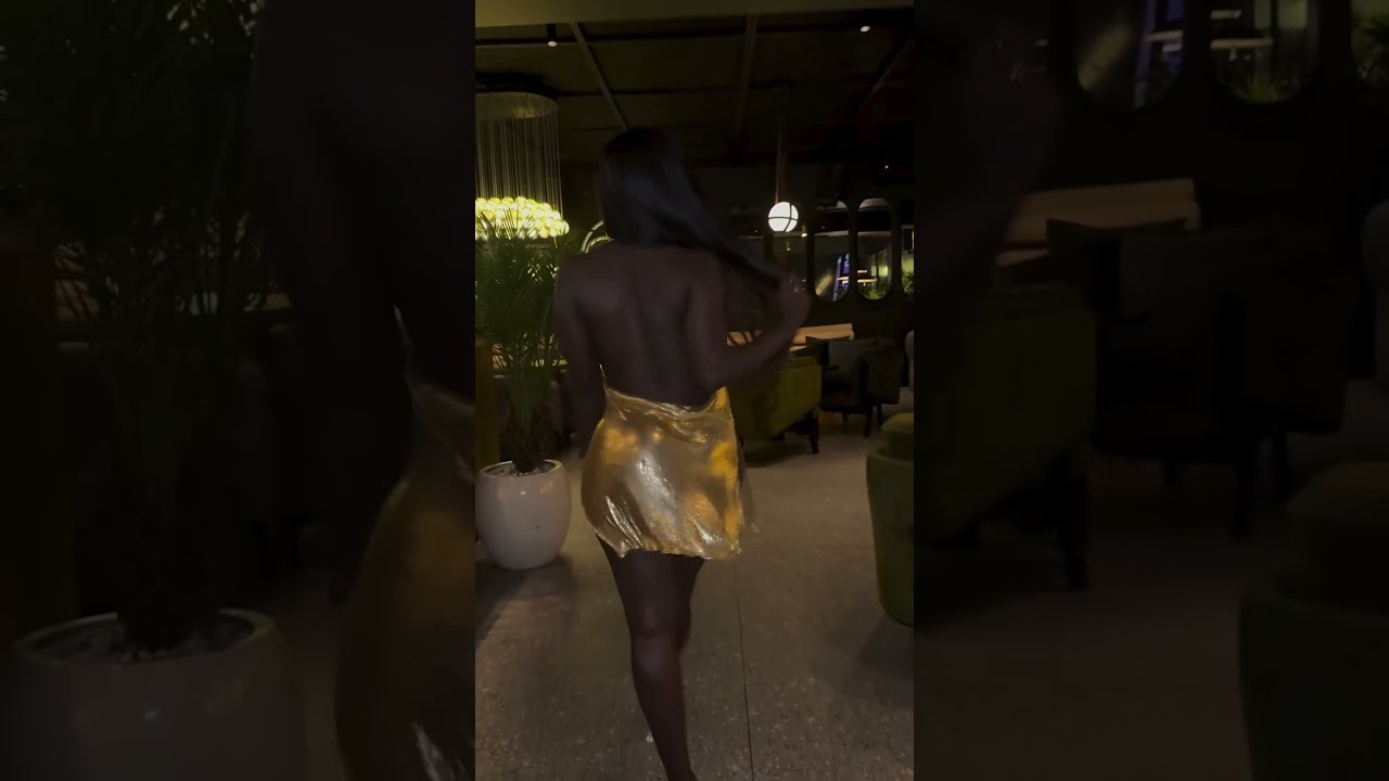 Mini Skirt Twerk