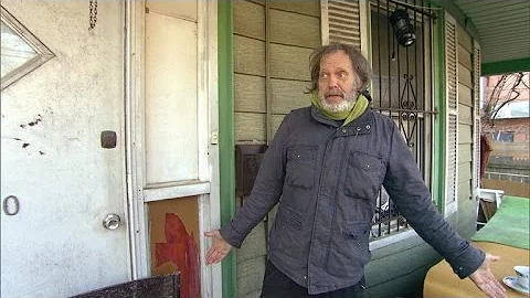 Homeless Man Lives on Porch of Nancy Reagan's Chil...