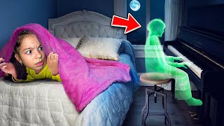 Larisin Klavir Je Počeo Sam Svirati U Ponoć