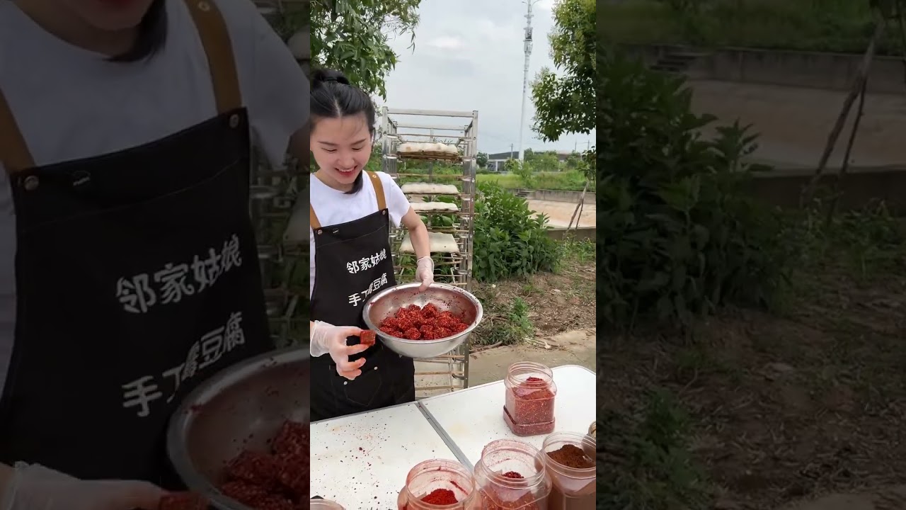 上来倒这么多辣椒，这个大哥太急了，一直催，赶紧给大哥拌个好吃的味道#下饭菜 #美食 #霉豆腐