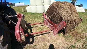How a bale feeder/ unrolled works