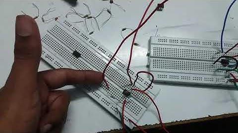 Triangular waveform generator