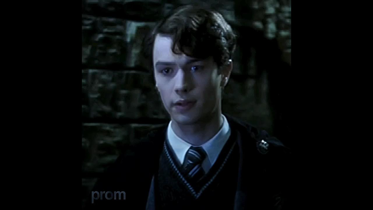 Попасть в тома реддла. Марволо реддл. Попасть в тома реддла. Кристиан коулсон том реддл. Том марволо реддл тайная комната.