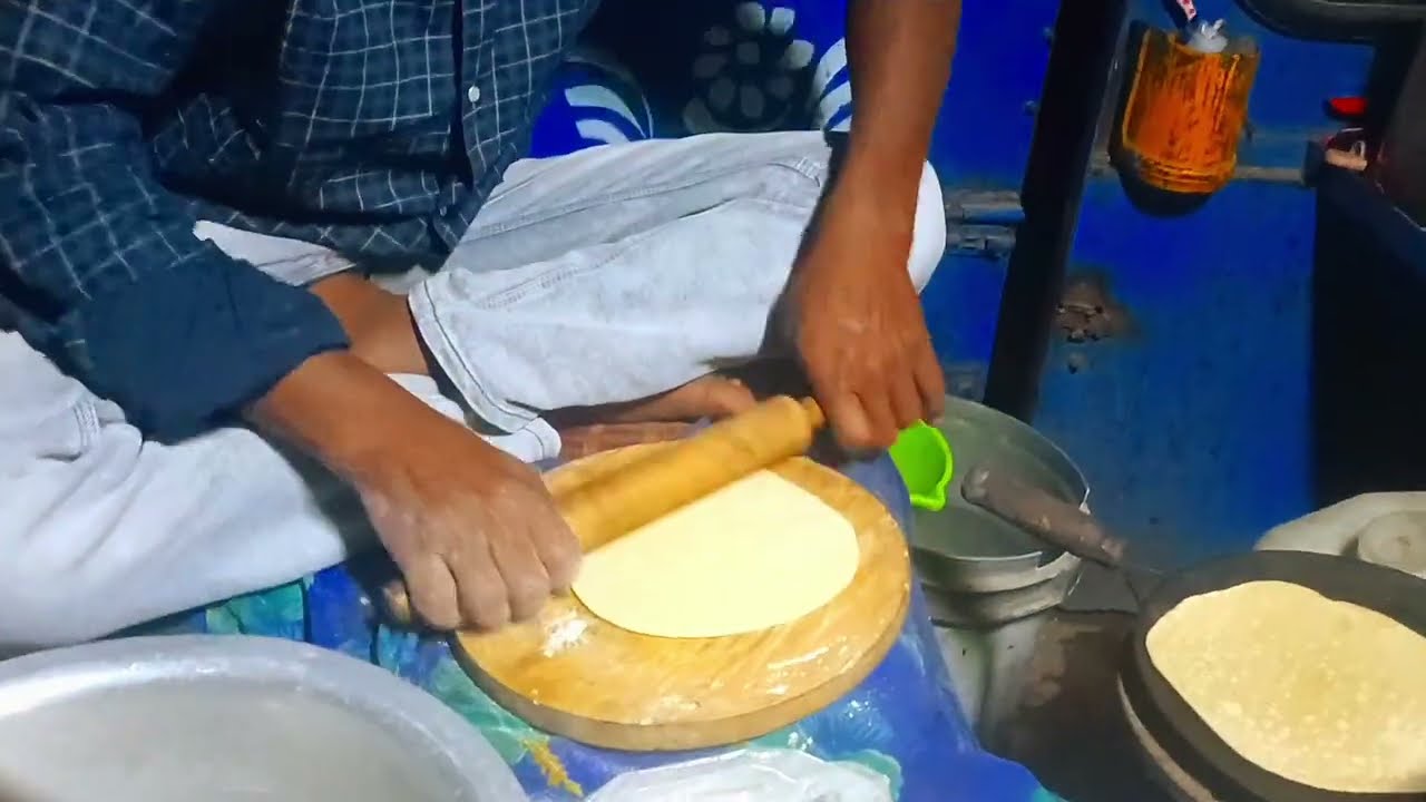 Social media pa  Roti banane ka vidhi  