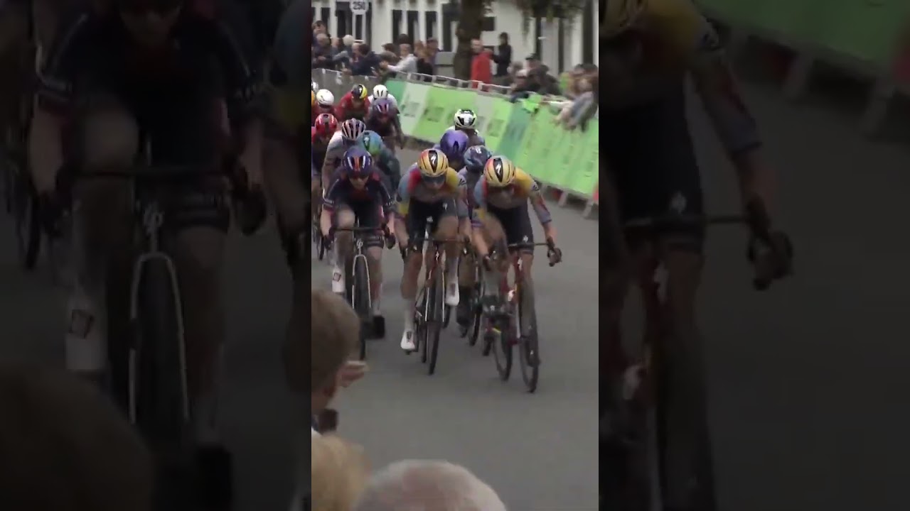 In style 🔥  Lorena Wiebes takes the opening stage of the Tour of Britain with a trademark sprint! 👏