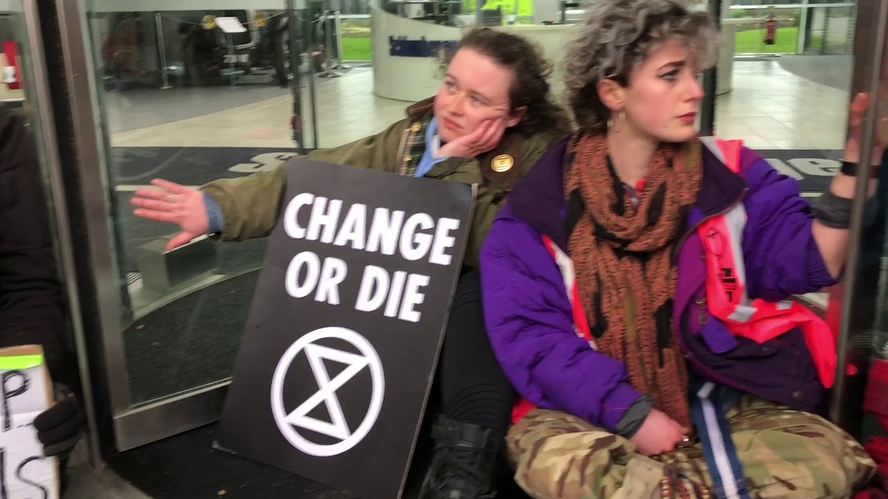 XR Cambridge protest at Schlumberger