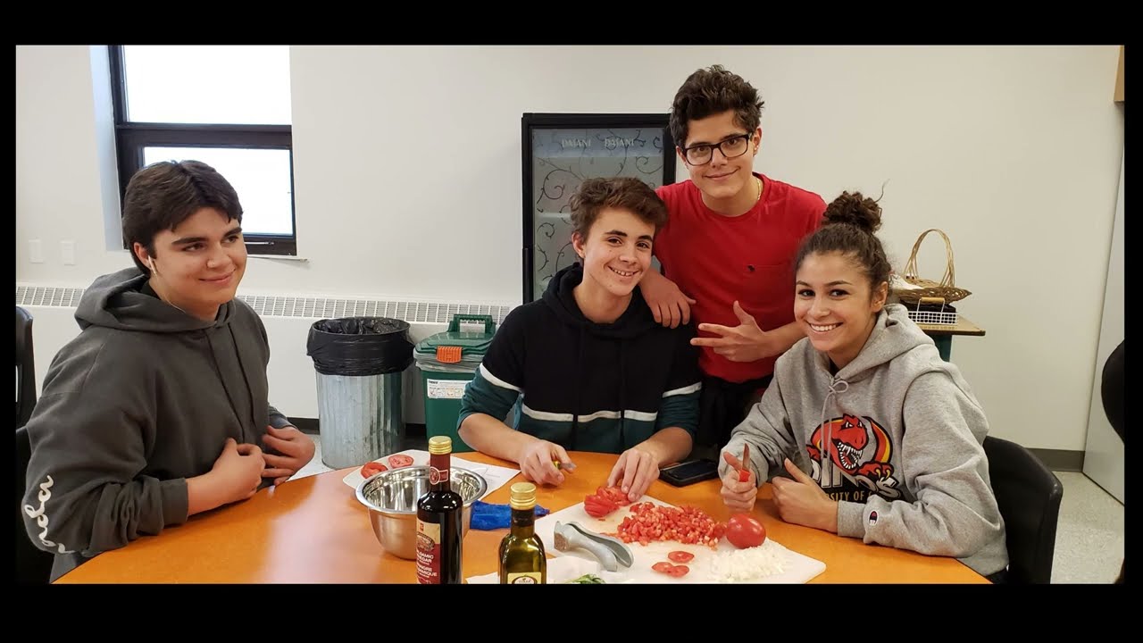 St. Francis High School Virtual Open House. Giới Thiệu Trường Trung Học St. Francis, Calgary, Canada