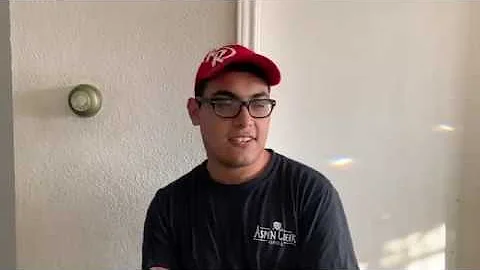 An Interview with a Red Robin Employee! - FDOM Int...