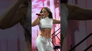 ‘Free’ Live (Ben Affleck breakup aftermath song) - Jennifer Lopez - Up All Night Tour Bcn