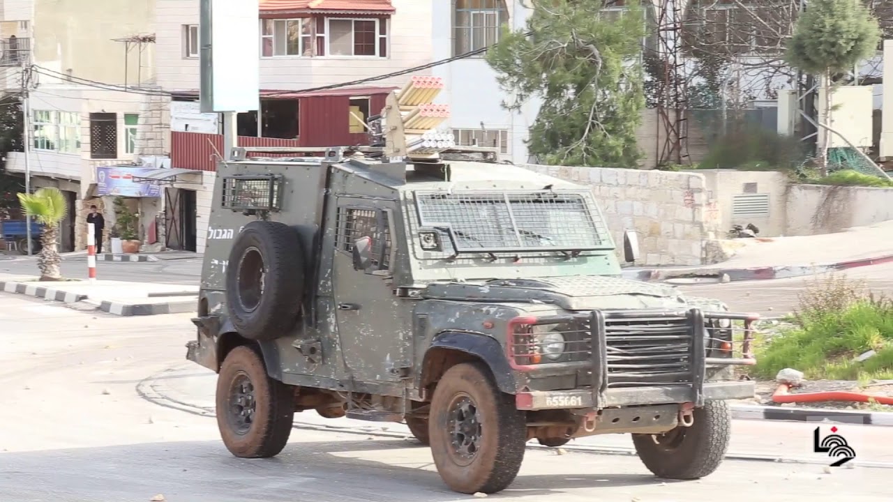 مواجهات حلحول عقب مداهمة منزل الشهيد زماعرة