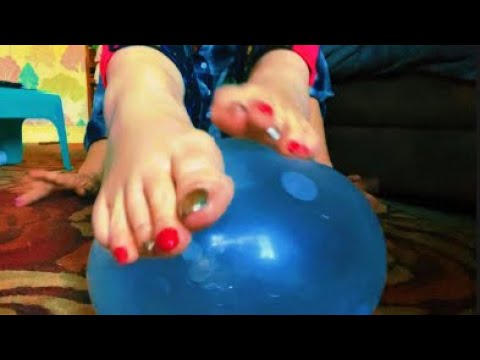 #asmr 🦶🏼FEET PLAYING WITH BALLOON 🎈#foot #asmrsleep #feet  #toes #grubby #asmrsounds #footfunker