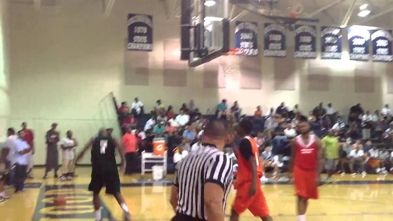#7 Carlos Powell alley-oop dunk