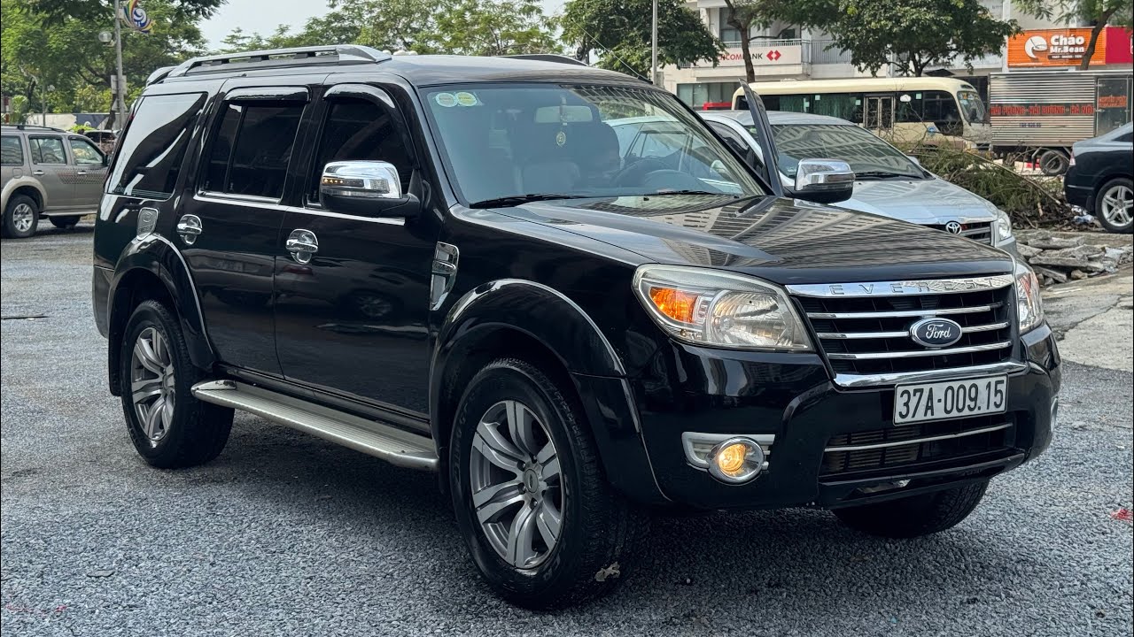 Everest 2010 máy dầu 2 cầu 