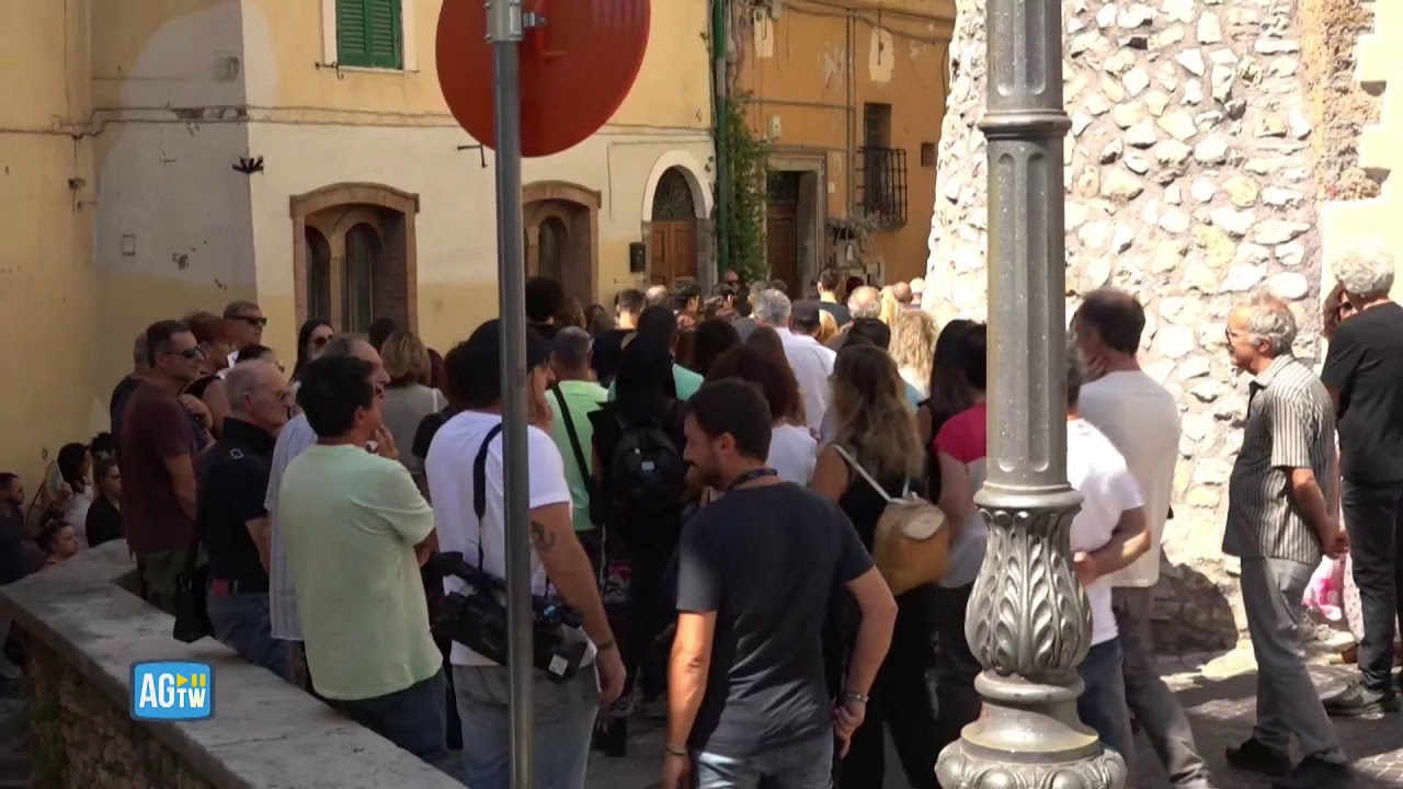 L'ultimo saluto a Stepan, il bambino morto alle terme di Cretone  [DIRETTA]