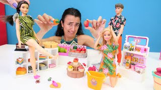 Barbie meslek seçiyor - yeni işi markette başlıyor! Sevcan ile Barbie oyunları
