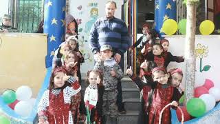وتزيني يا دارنا بالثوب الغالي والله يا دنيا رجعو الغوالي الاسير المحرر تامر الزعانين بضيافة الروضة