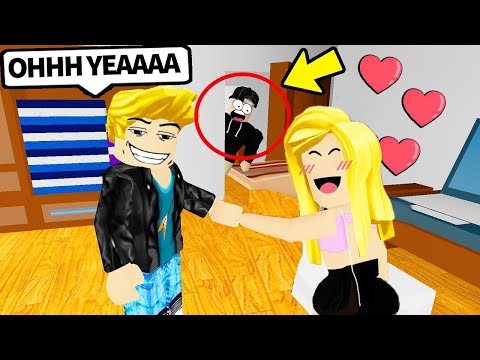 Spying Inside A Secret Roblox House Party Youtube - visiting fan made games roblox zagonproxy yt