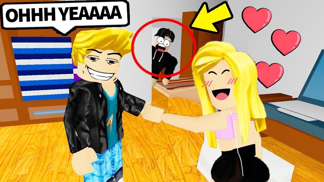 Spying Inside A Secret Roblox House Party Youtube