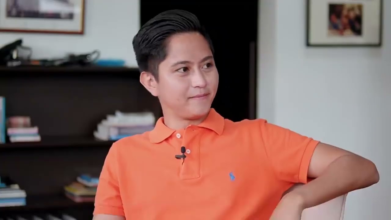 How many is Sandro Marcos ex girlfriends?
