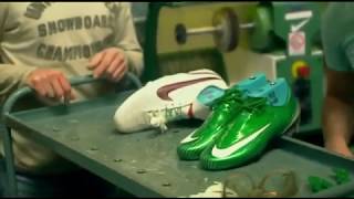 126.000 views! TERNYATA BEGINI, PEMBUATAN SEPATU PEMAIN BOLA TERKENAL screenshot 5