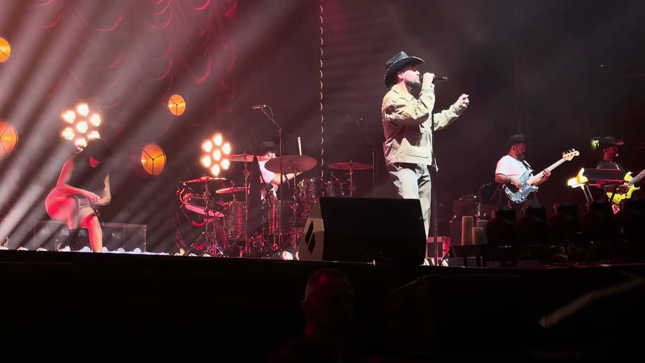 Calum Scott - “One More Drink (feat. Alex Marshall)”, The Avenoir Tour, Live in Budapest, 25.10.2025