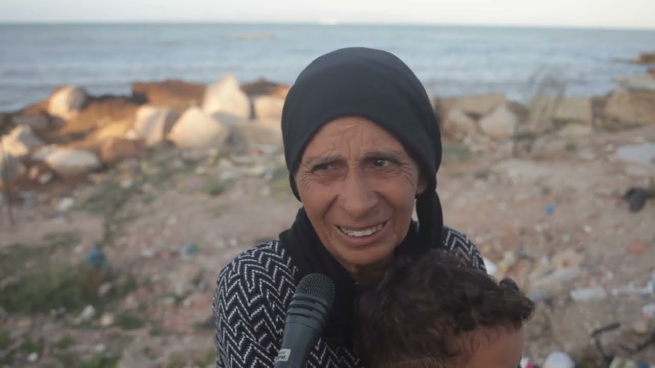 نعيش في الشارع : كان نسكن عند ولدي يضر،ب مرتو نولي أنا حرشتو و كيف نسكن مع بنتي يضر،بها راجلها نتغشش