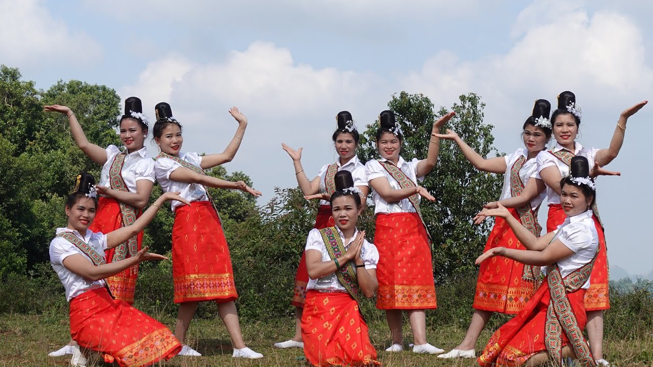 Siêu Phẩm Múa Lào Cực Đẹp - Đội Văn Nghệ Bản Mờn Biểu Diễn - Người Miền Núi
