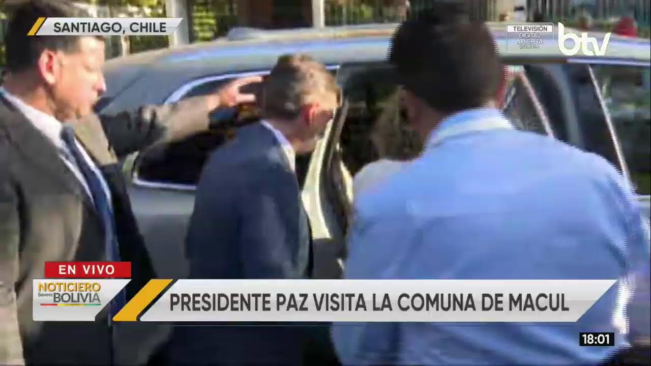 Presidente Paz recibe condecoración de Visita Ilustre de Macul en Chile