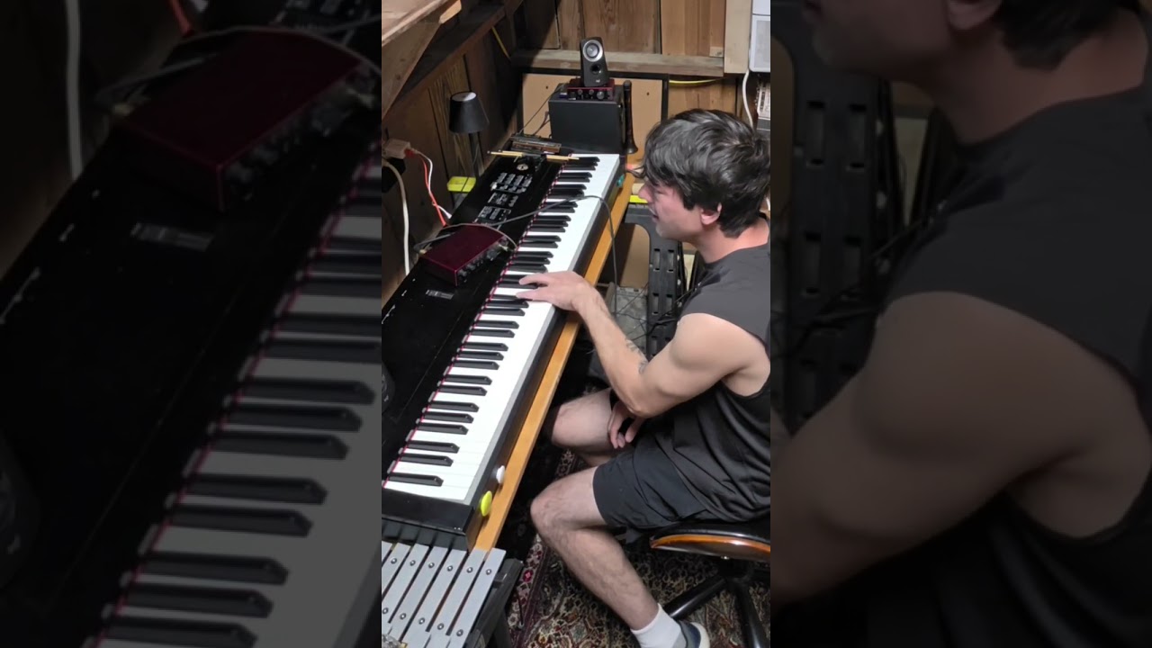 Παρακολούθηση Eminem and Dido Stan piano cover attempt στο YouTube Παρακολούθηση Eminem and Dido Stan piano cover attempt στο YouTube