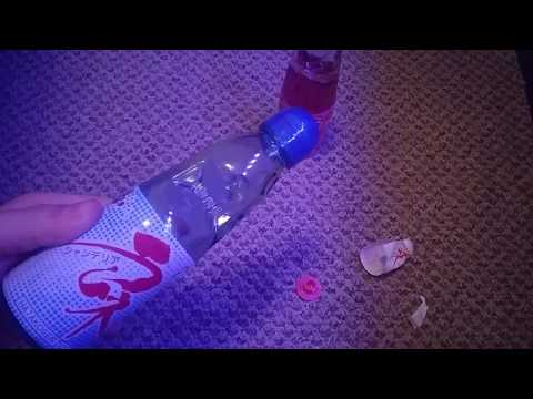 Como remover o mármore de uma garrafa ramune sem esmagar garrafa.