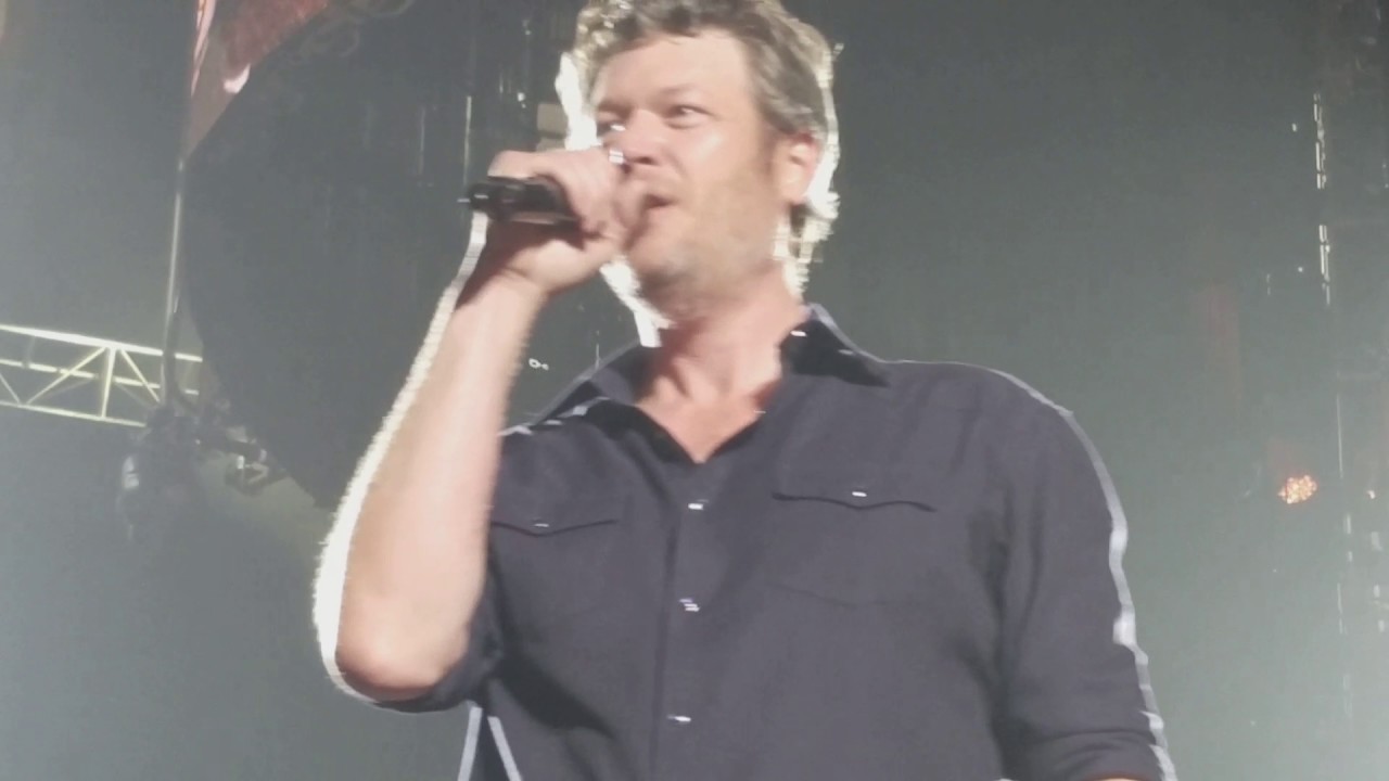 blake-shelton-she-s-got-a-way-with-words-live-in-spokane-youtube