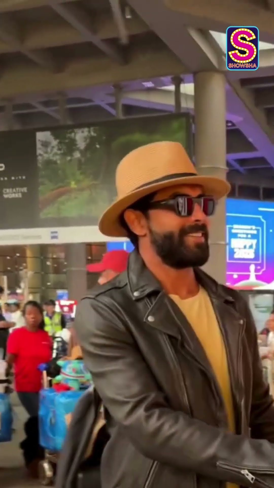 Unbeatable-On And Off Field: Sir Ravindra Jadeja Papped At Mumbai Airport Showing Off His Swag |N18S