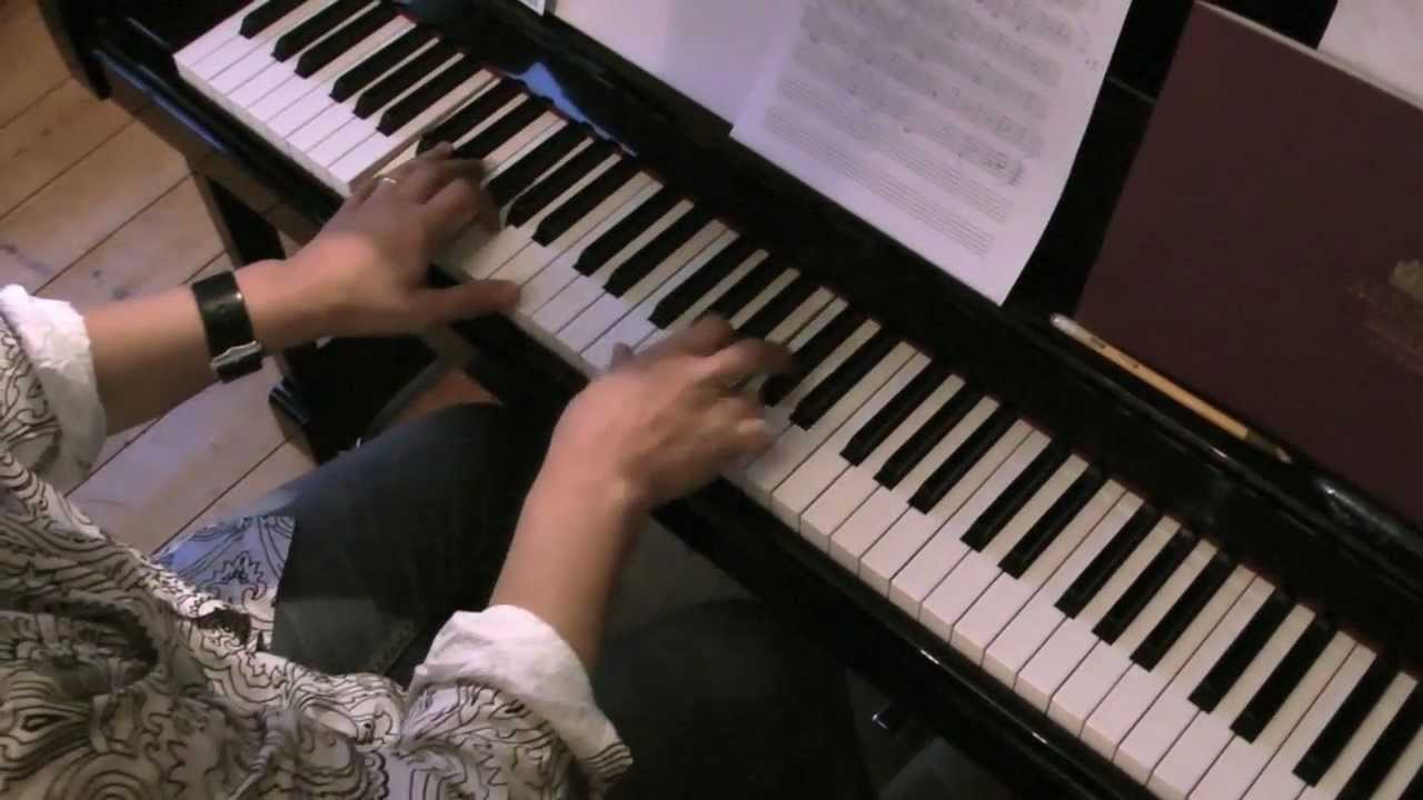 Game Of Thrones Theme Tune on piano - Harry The Piano