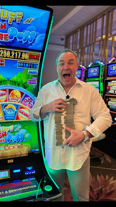 Stacks so High, I Need A BIGGER Bag! #casino #slots #gambling #jackpot
