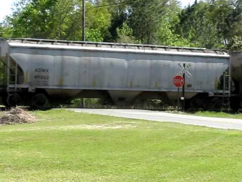 1832) CSXT G29402*...."BIG MAC SMOKING"