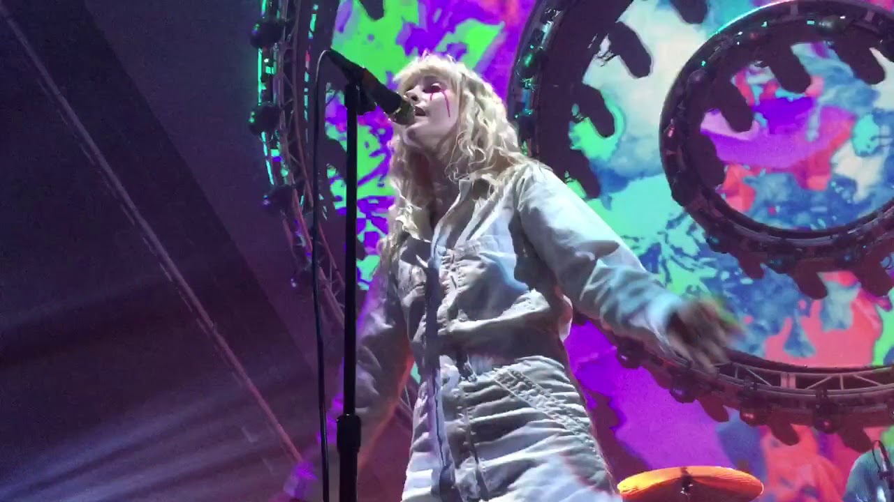Paramore- Forgiveness (Fox Theatre)