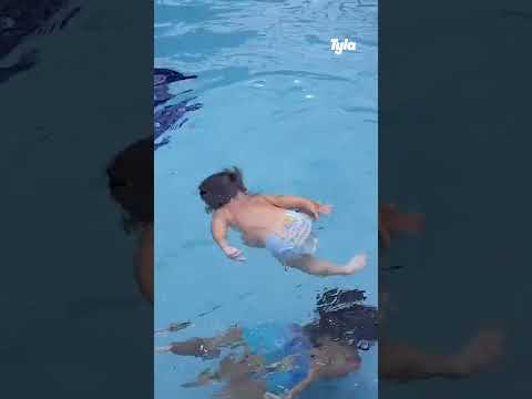 😮 This one year old has already learnt how to swim #shorts