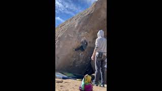 Bowling Pin (V4 ) - Buttermilk Boulders, Bishop Bouldering