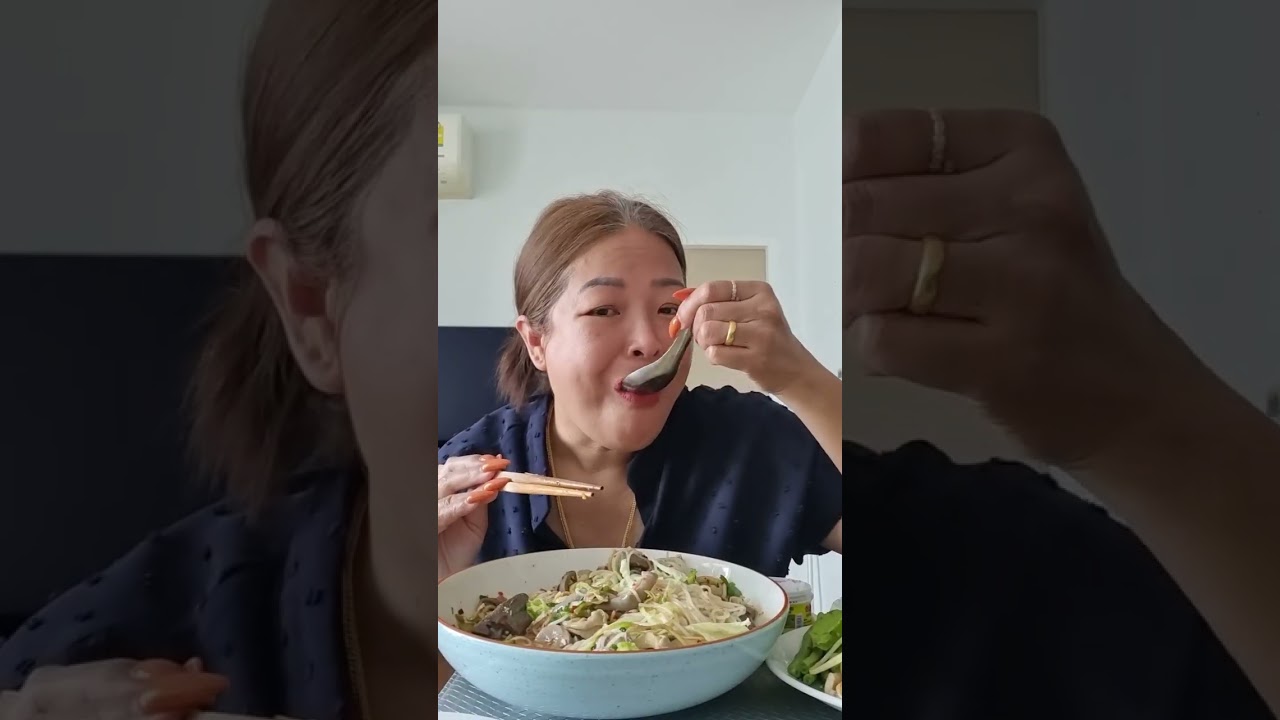 แซบๆจ้าข้าวปุ้นน้ำหมูเครื่องแน่นๆน้ำซุปนัวๆ