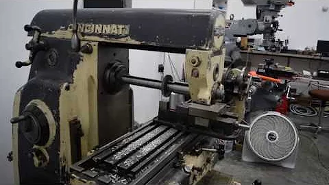 Using the horizontal mill