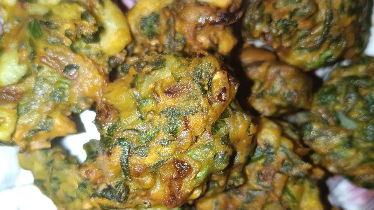 Potato spinach fritters/Aaloo palak ke crispy pokode/ iftaar tasty recipe