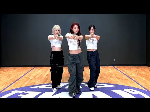 VIVIZ - 'La La Love Me' Dance Practice [MIRRORED]
