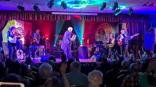 Brendan Shine - Met Her at The Galtymore